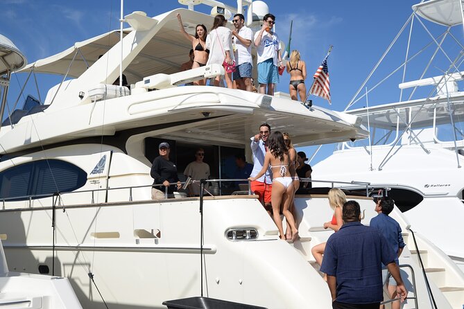 Dubai Sky Walker Sharing Yacht Tour With Live BBQ and Drinks - Reviews