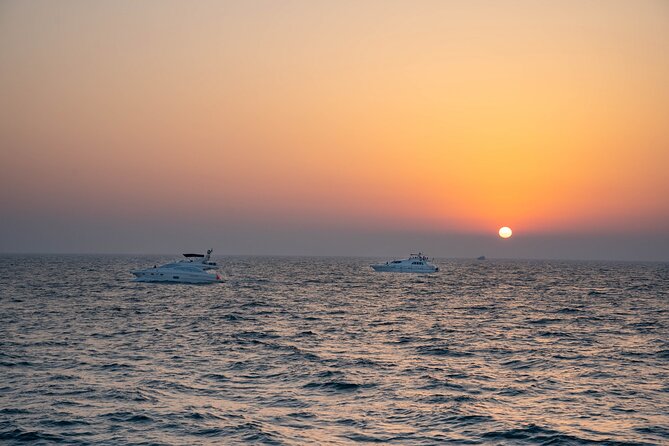 Dubai Sunset Cruise With Live BBQ and Drinks - Drink Selection and Bar Services