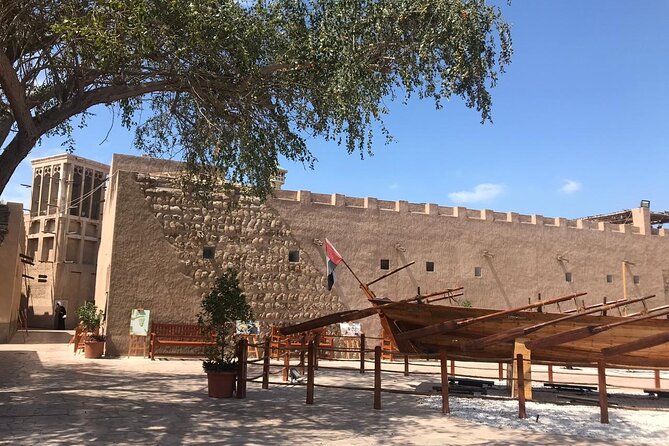 Dubais Old Town Tour and Have Lunch With Locals - Immerse in Cultural Experiences