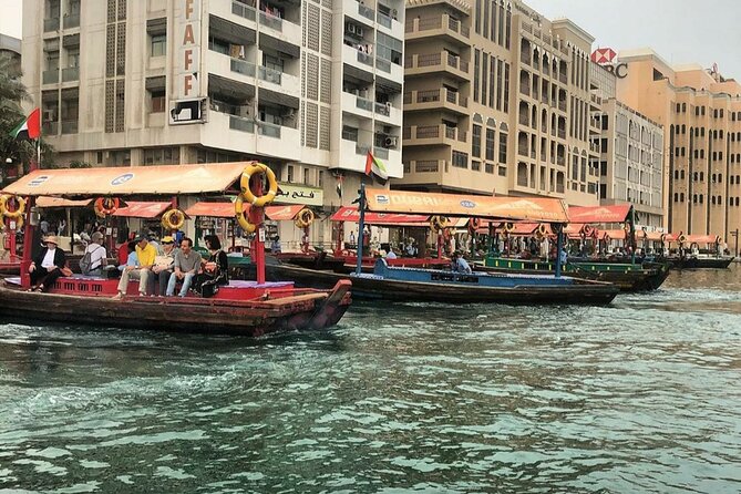 Dubais Old Town Tour and Have Lunch With Locals - Visit Iconic Landmarks
