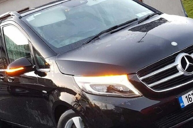 Dublin Airport to Maynooth Private Luxury Car Transfer - Meeting and Pickup