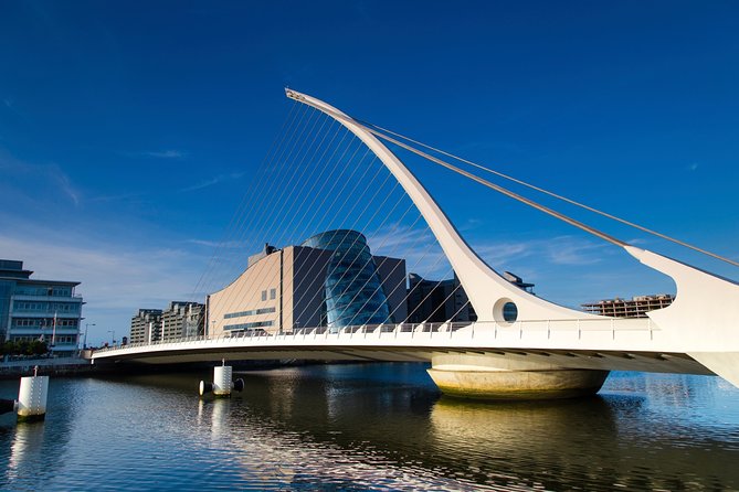 Dublin Airport Transfers : Dublin City to Dublin Airport DUB in Business Car - Pricing and Booking Information