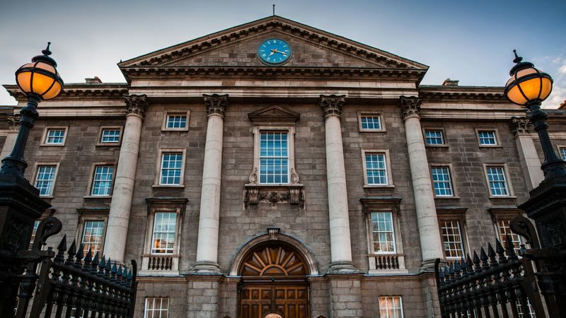 Dublin Book of Kells & Castle Half-Day Guided Tour - Stories that make the walk worthwhile