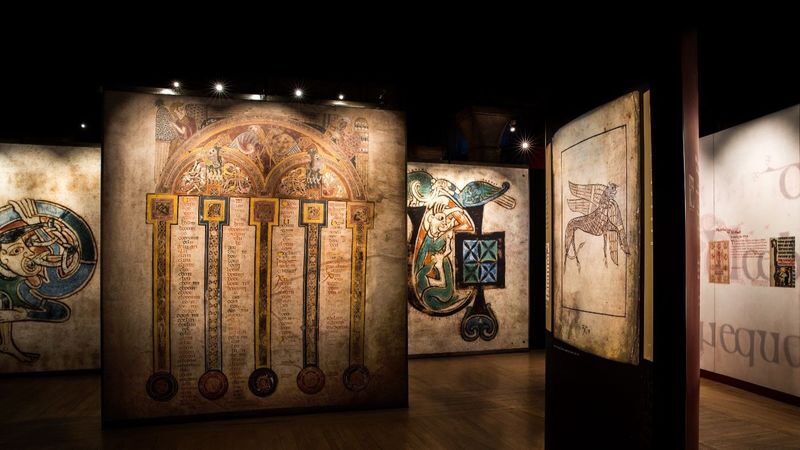 Dublin Book of Kells & Castle Half-Day Guided Tour - Who should choose this tour?