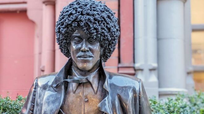 Dublin: City Highlights Self-Guided Walking Tour - Booking and Logistics