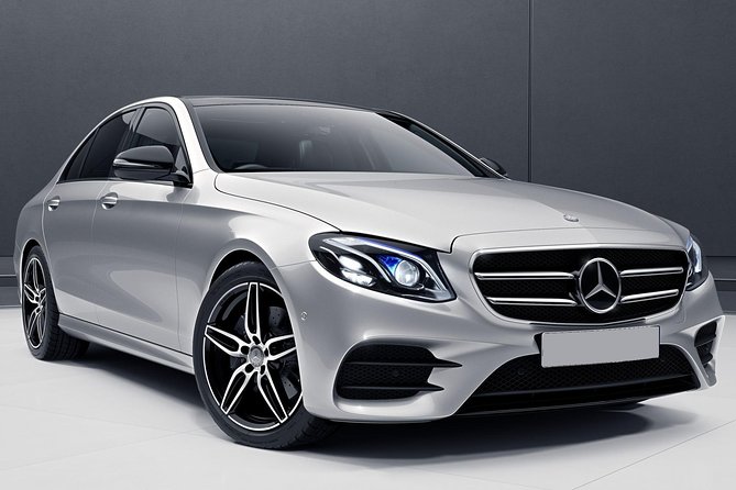 DUBlin Departure Private Transfers From DUBlin City to DUBlin Airport DUB - Pricing and Group Size Variations