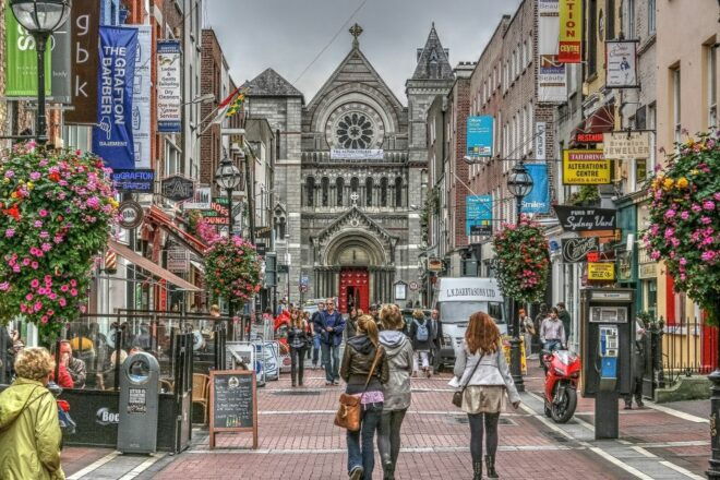 Dublin: Digital City Tour With Over 100 Sights To See - Discover Dublins Vibrant Art and Music Scene