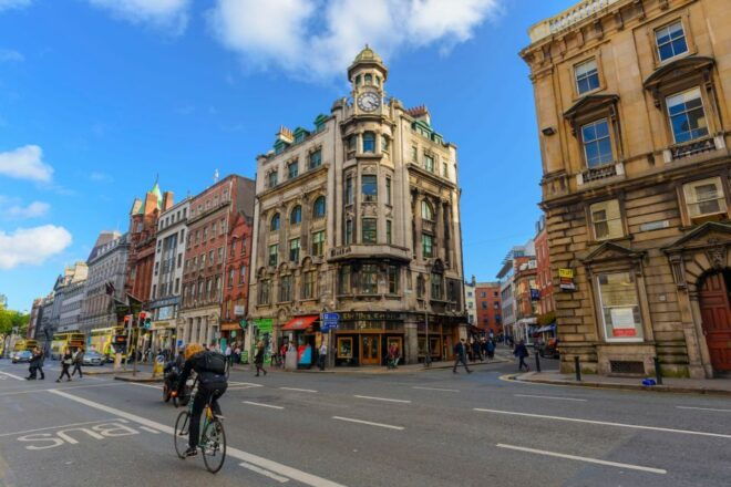 Dublin: Digital City Tour With Over 100 Sights To See - Indulge in Dublins Gastronomic Delights
