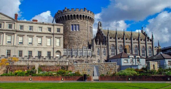 Dublin: Fast-Track Book of Kells Ticket & Dublin Castle Tour - Immersive Glimpse Into Dublins History