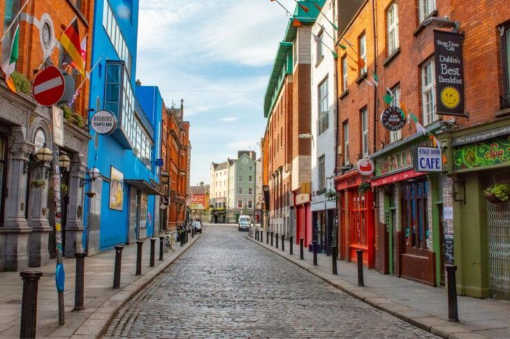 Dublin: First Discovery Walk and Reading Walking Tour - Experience Highlights