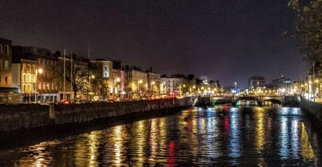 Dublin: First Discovery Walk and Reading Walking Tour - Full Description of the Tour