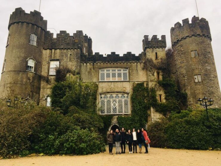 Dublin: Full-Day Howth and Malahide Castle Tour - Tour Experience