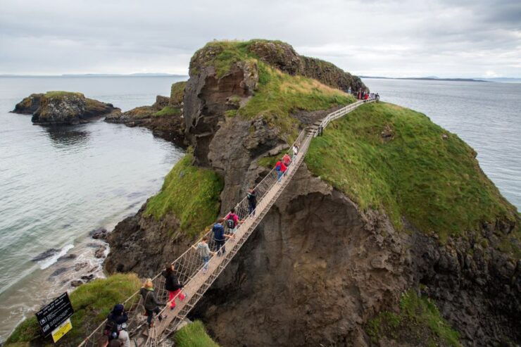 Dublin: Giant's Causeway & Glens of Antrim Day Tour - Tour Details