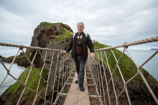 Dublin: Giant's Causeway & Glens of Antrim Day Tour - Check-in and Seating Assistance