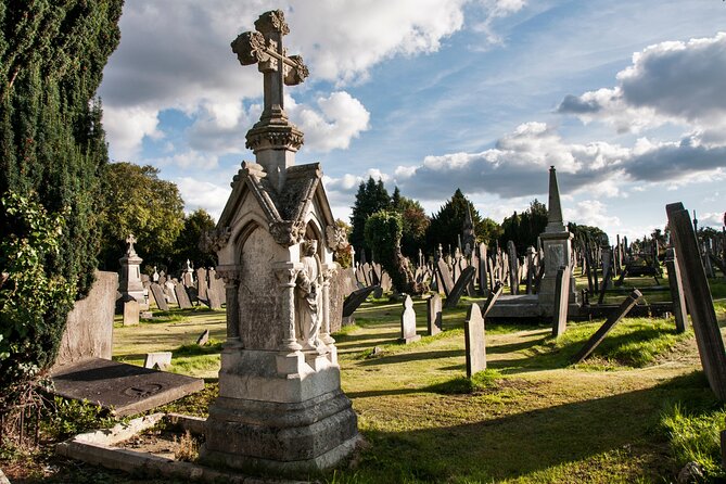 Dublin Glasnevin National Cemetery Audio Tour With Transfers - Notable Burials