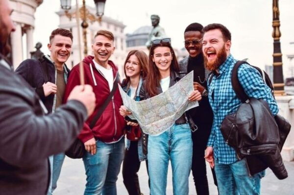 Dublin: Highlights and Hidden Gems Walking Tour - Grafton Streets Bustling Ambiance