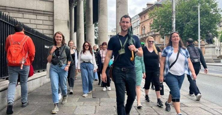Dublin: Highlights and Hidden Gems Walking Tour - Dublins Rich History