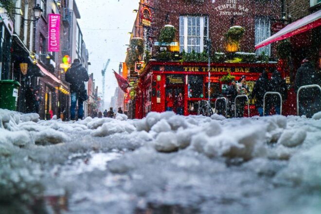Dublin: Historic Guided Walking Tour & Dublin Castle Ticket - Full Description of the Tour
