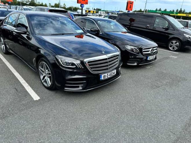 Dublin: Luxury Ground Transfer Service - Chauffeur Experience