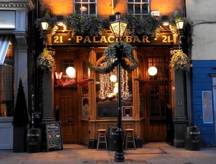 Dublin: Old Town's Famous Pubs Outdoor Escape Game - Experience