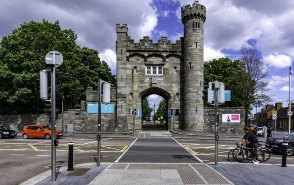 Dublin Outdoor Escape Game: Alien Invasion - Directions and Meeting Point Instructions