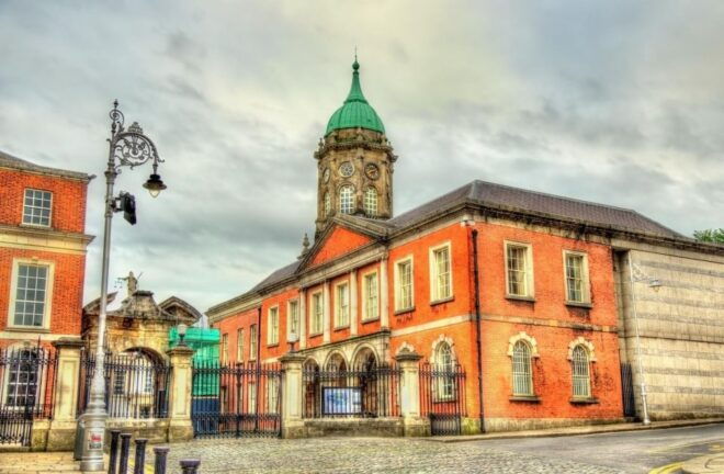 Dublin: Private Exclusive History Tour With a Local Expert. - Participant Information and Important Details