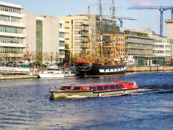 Dublin: River Liffey Sightseeing Cruise - Duration and Accessibility