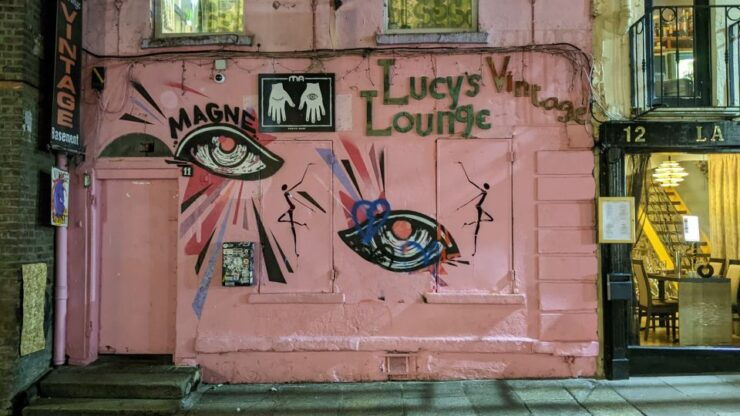 Dublin: Temple Bar Self-Guided Must-See Highlights Tour - Experience