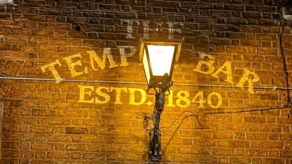 Dublin: Temple Bar Self-Guided Must-See Highlights Tour - Background