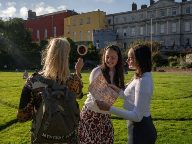 Dublin Treasure Hunt : The Case of the Missing Crown Jewels - Enjoy a Memorable Adventure in Dublin