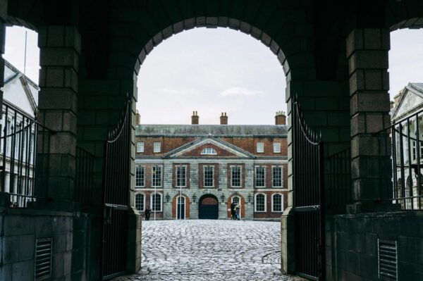 Dublin Walking Tour: 2000 Years of History - Landmarks of Historical Significance