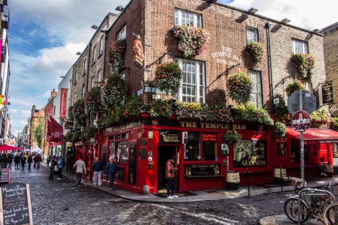 Dublin: Walking Tour and Whiskey Distillery With Tastings - Dublins Historic Churches