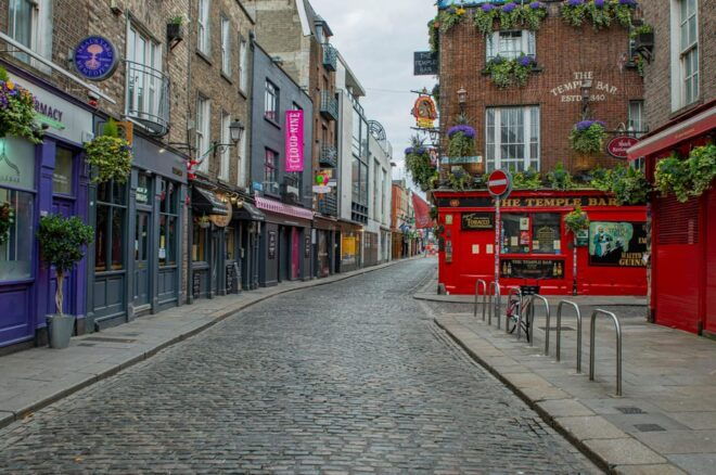 Dublin's Artistic Heart: A Craft and Culture Walk - Vibrant Art Scene