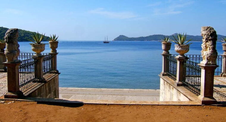 Dubrovnik: 3 Island Boat Tour with Lunch and Guide - Who Would Love This Tour?