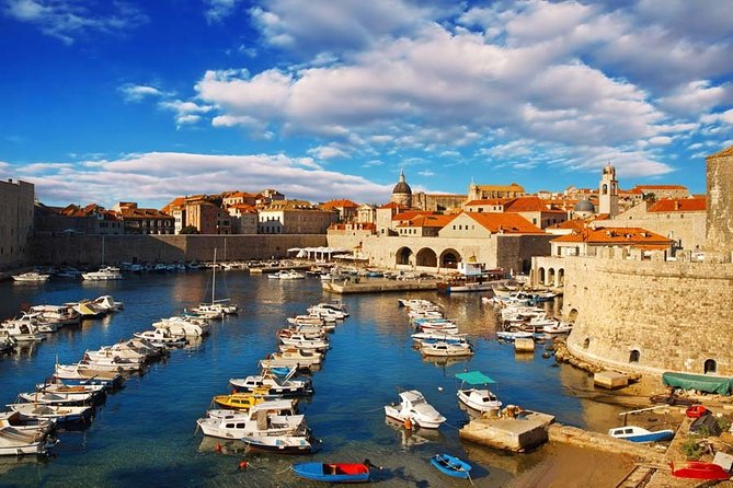Dubrovnik Airport Transfers: Dubrovnik to Dubrovnik Airport DBV in Business Car - Onboard Perks