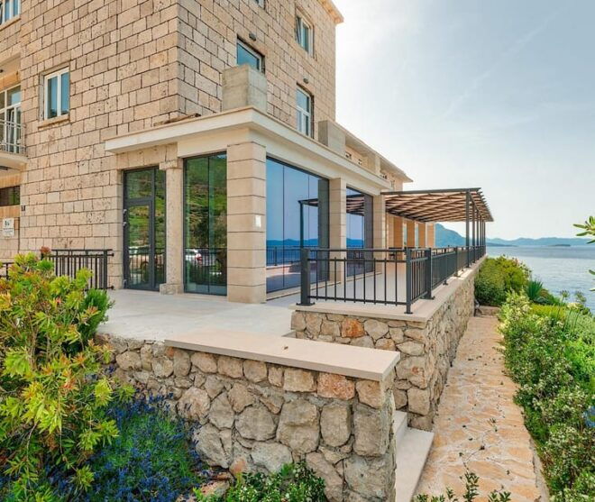Dubrovnik Guiding Tour With Wine Tasting From Split County - Booking Information