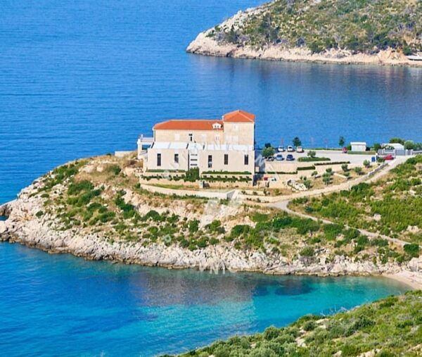 Dubrovnik Guiding Tour With Wine Tasting From Split County - Exploring Dubrovnik