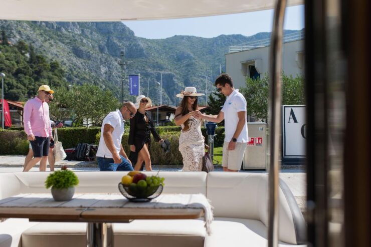 Dubrovnik: Motor Yacht Charter - Yacht Experience Features