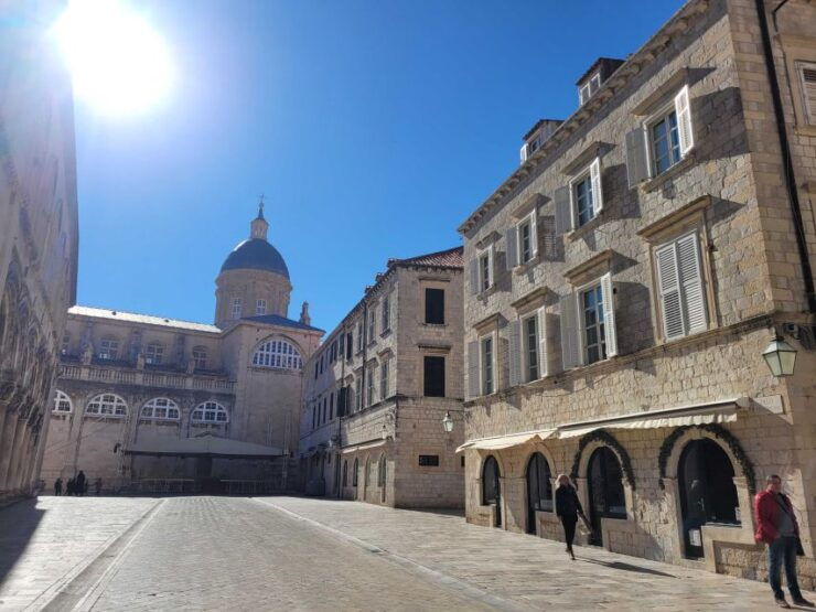 Dubrovnik: Old Town Highlights Tour With Audio Guide - Good To Know