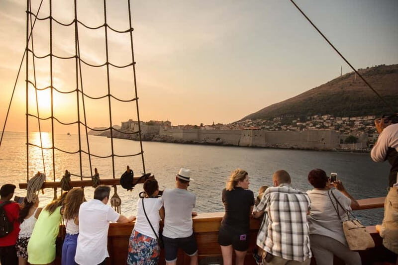Dubrovnik: Panoramic Sunset Cruise-Karaka Ship (adult only) - FAQ