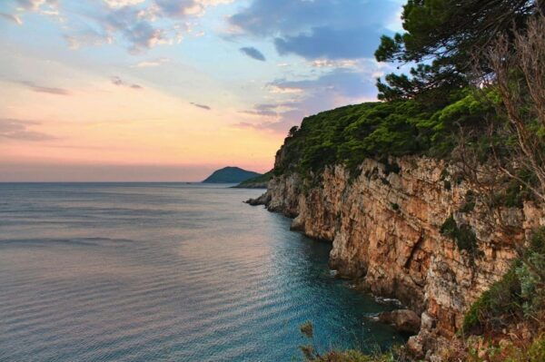Dubrovnik: Private Luxury Yacht Tour to the Elaphite Islands - Discover Hidden Gems