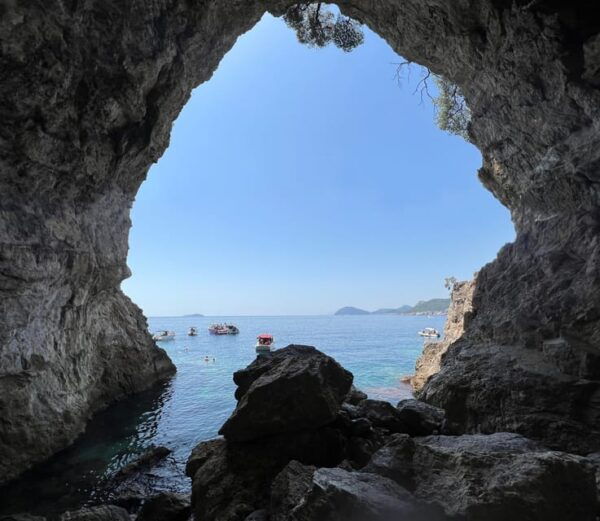 Dubrovnik: Private Luxury Yacht Tour to the Elaphite Islands - Frequently Asked Questions