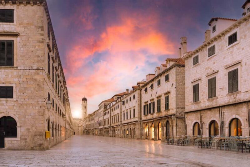 Dubrovnik: Private Old Town and City Walls Walking Tour - Exploring Dubrovnik’s Old Town with a Local Guide  