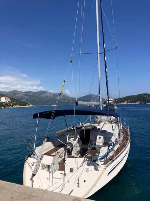 Dubrovnik : Private Sunset tour on a yacht around Dubrovnik - Setting the Scene: A Luxurious Sunset Escape