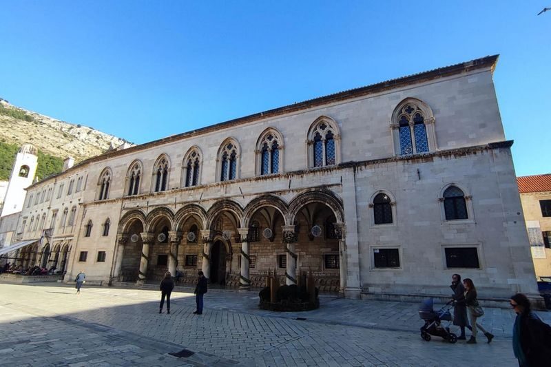 Dubrovniks Old Town Walking Trip - Government and trade at the Rector’s Palace