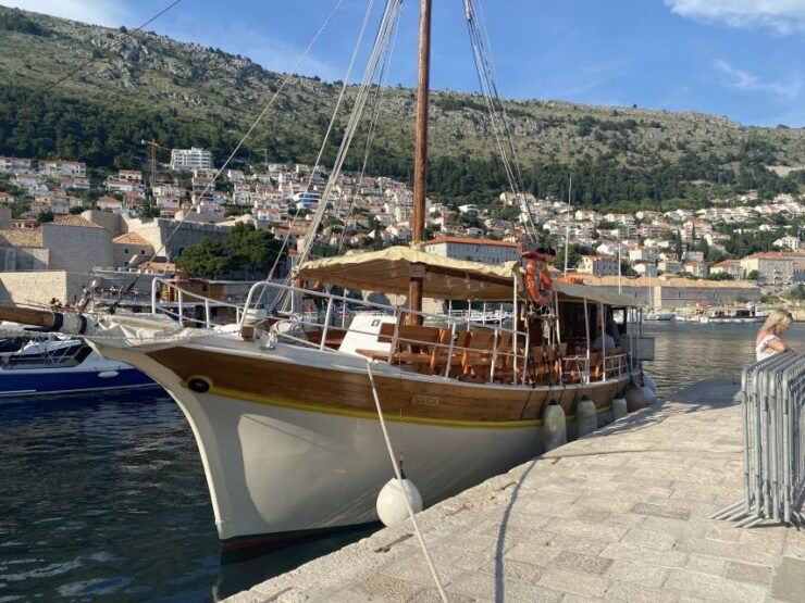 Dubrovnik: Sunset Dinner Cruise Around the Old Town - Good To Know