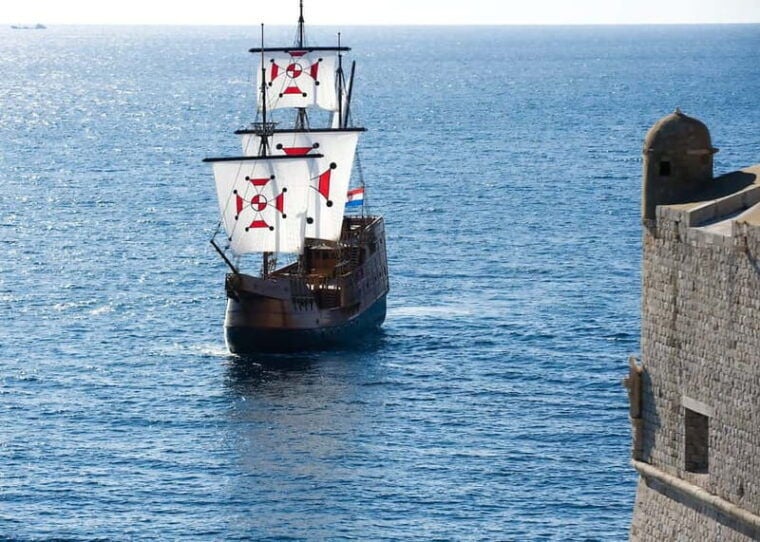 Dubrovnik walking tour and cruise on Karaka ship - Authentic Insights from Reviews