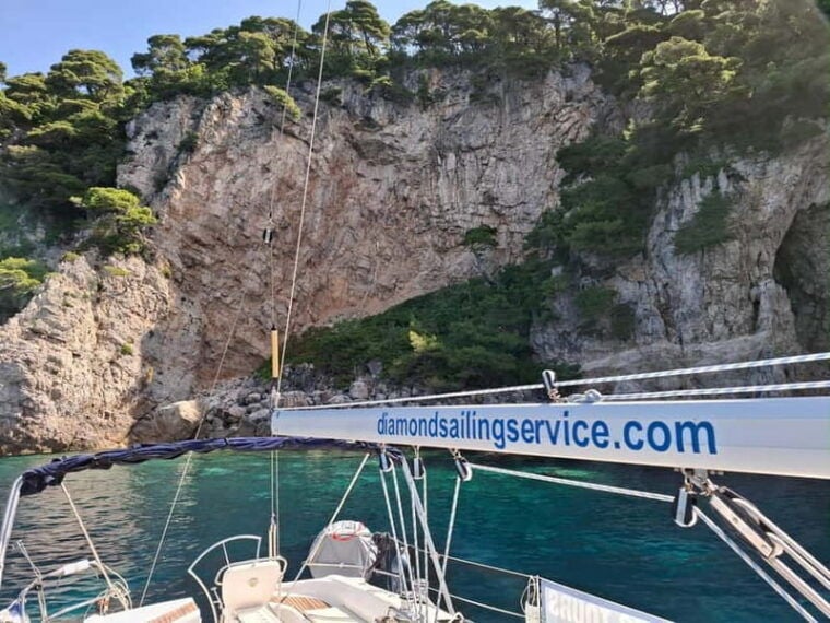 Dubrovnik yacht cruise - Private tour to Elafity & Blue cave - FAQ
