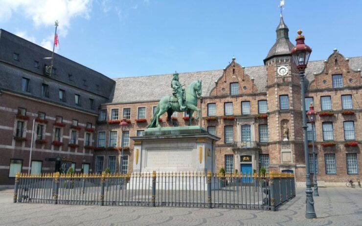 Duesseldorf: Self-Guided Outdoor Escape Game - Experience Highlights