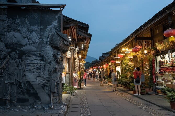 Dujiangyan Foodie Night Tour in Guanxian ancient town - Why This Tour Offers Great Value